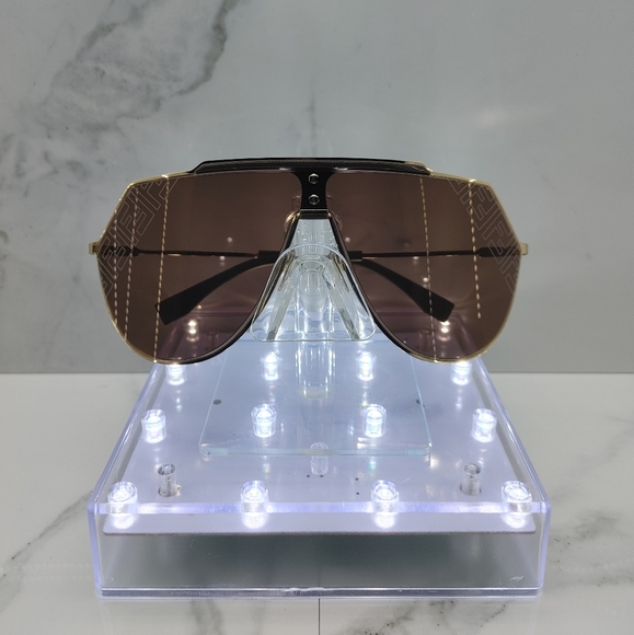 Fendi Shield Sunglasses - Picture 4 of 5